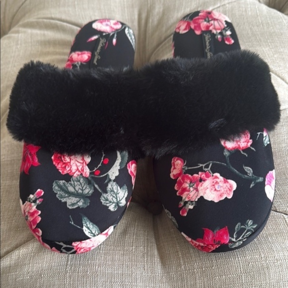 Victoria's Secret Black and Pink Plush Slippers